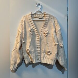 Super cozy floral Sadie & Sage chunky knit cardigan